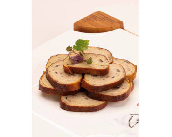 Traditional Peking Style Smoked Chicken and Tofu 老北京熏鸡卷
